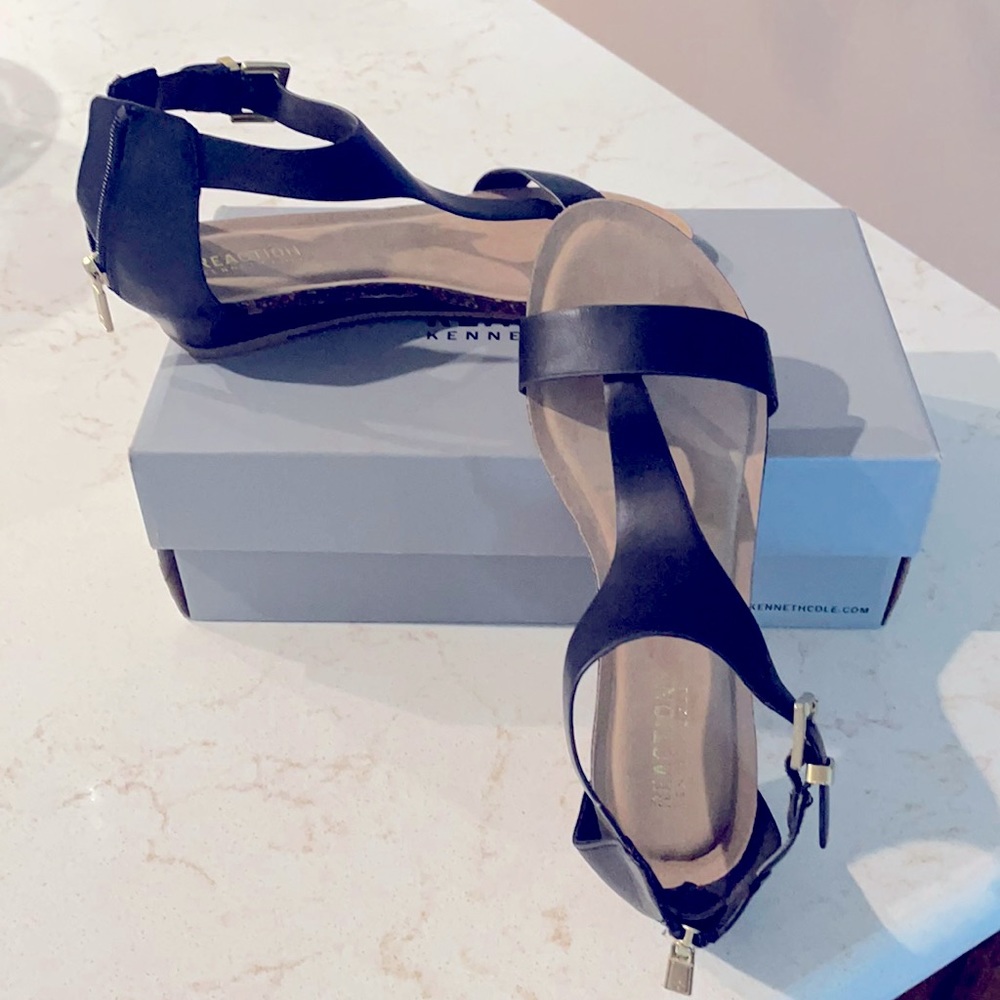 Kenneth Cole, black sandals, size 7.5